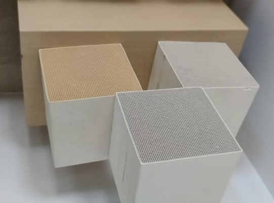 Petrochemical Emission VOC Oxidation Catalyst 600 CPSI Square