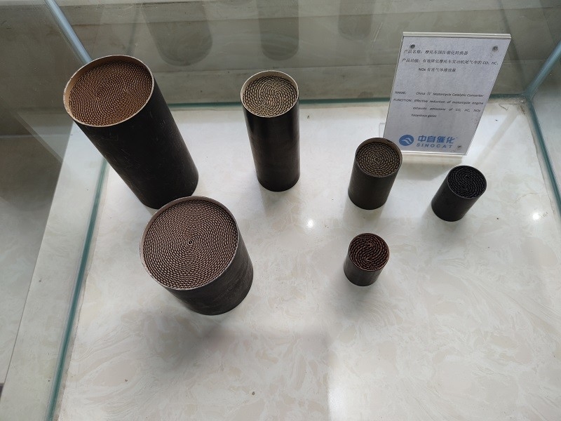 Sinocat Diesel Generator Three Way Catalysts Converter 300 CPSI